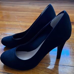 Classic black heels, size 7